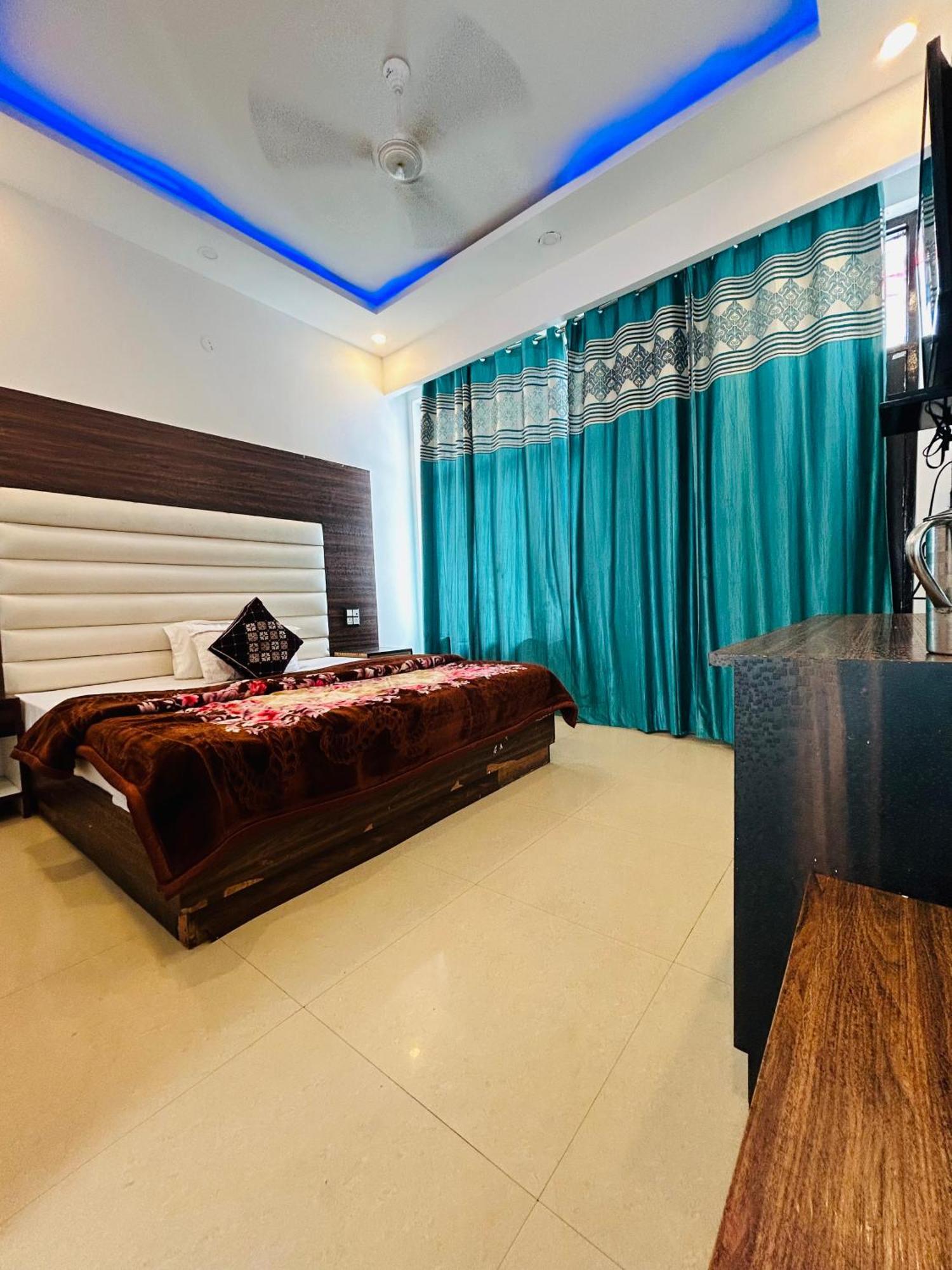 Rahul Hotel And Restaurant Mussoorie Bagian luar foto