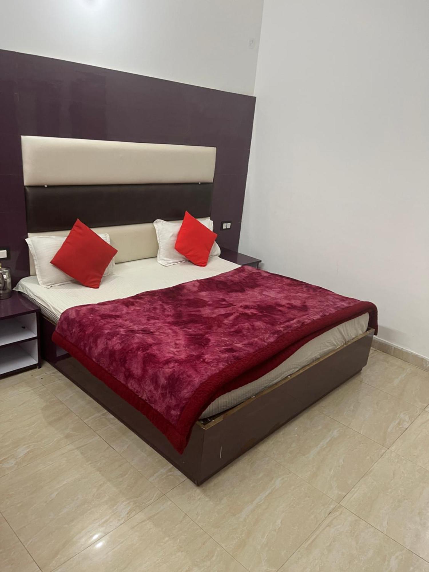 Rahul Hotel And Restaurant Mussoorie Bagian luar foto